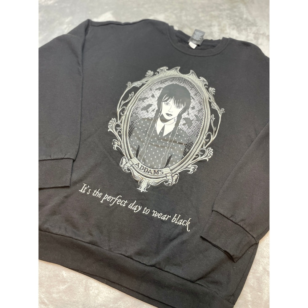 BoxLunch Womens Wednesday Addams Sweatshirt Size M Black Goth Halloween Emo